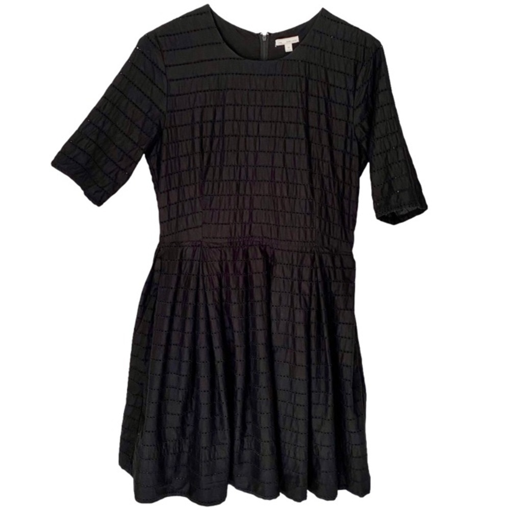 GAP Eyelet Dress Fit & Flare Short Sleeve Round Neck Lined Black Women Size 10 - Picture 2 of 16